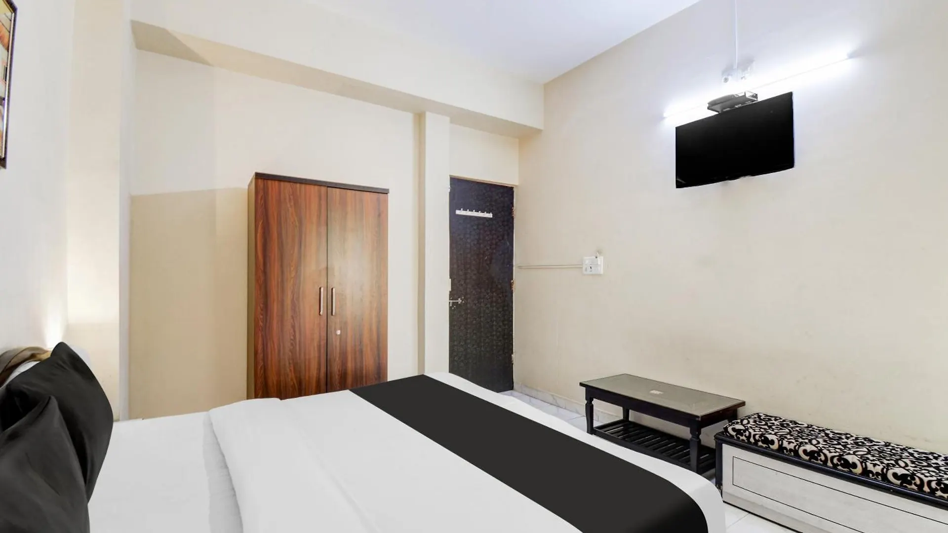 Hotel O Mahaveer Tower Udaipur