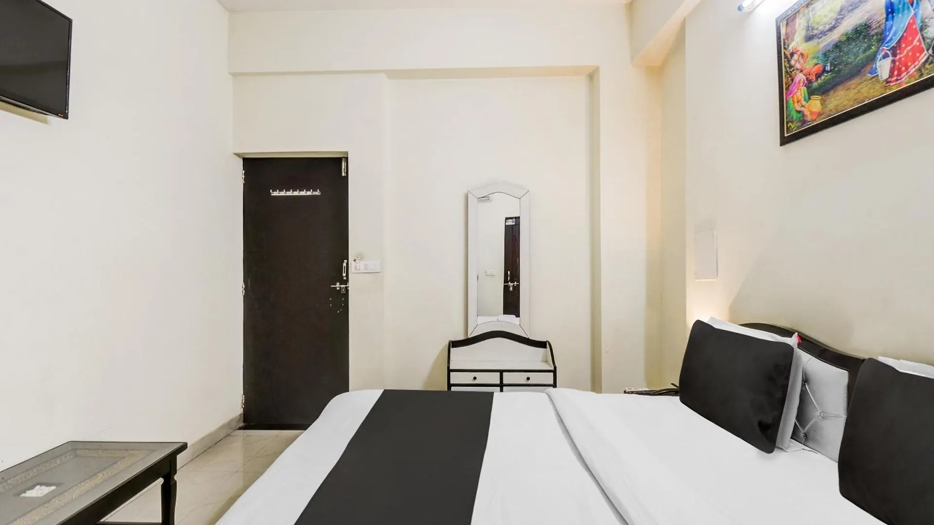 Hotel O Mahaveer Tower Udaipur