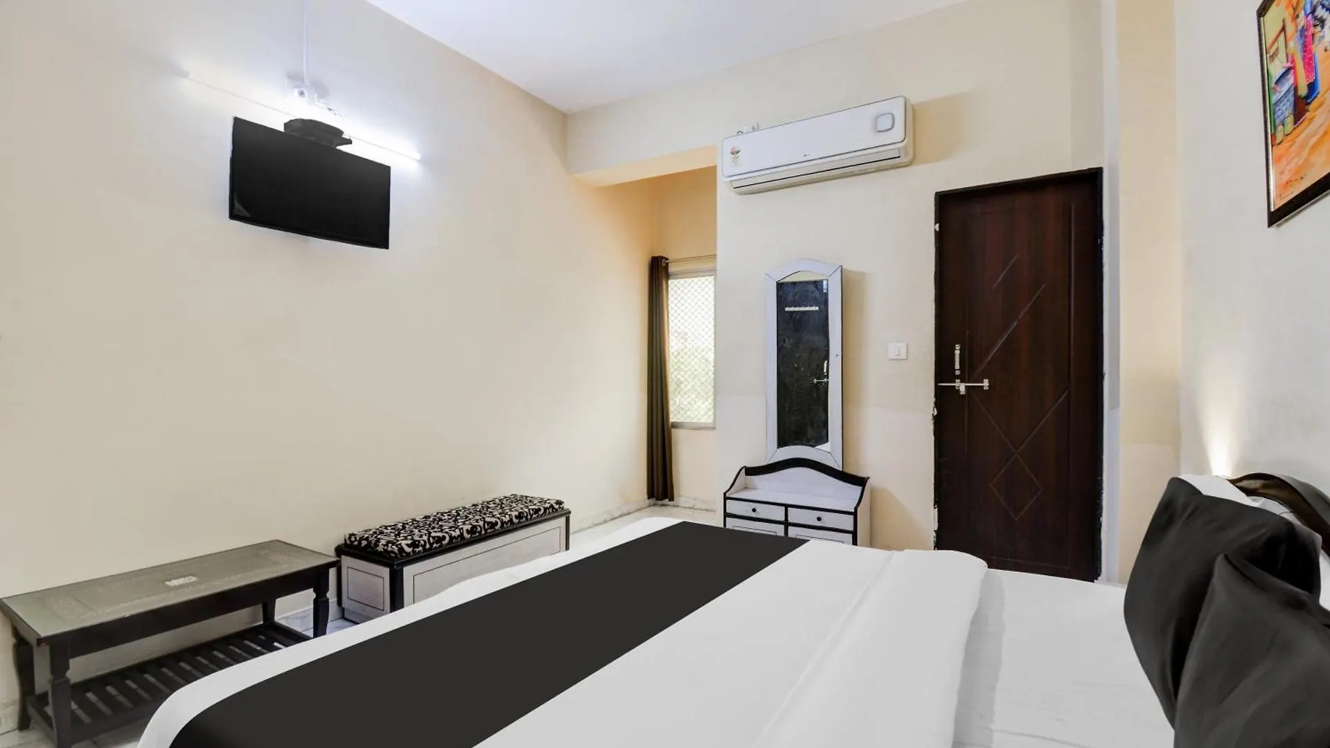 Hotel O Mahaveer Tower Udaipur